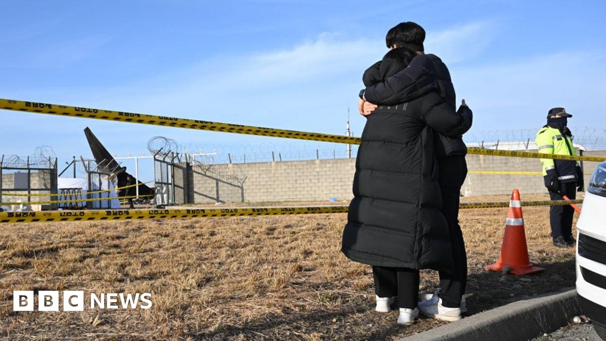 Anger as families wait for victims' remains after South Korea plane crash - BBC News