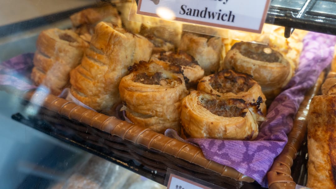 Discover the Charm of Jasper Bear Paw Bakery: A Sweet Slice of Local Artisanal Goodness - XuzPost